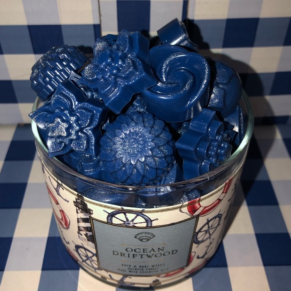 Bath and Body Works Wax Melts - Picture 2 of 2